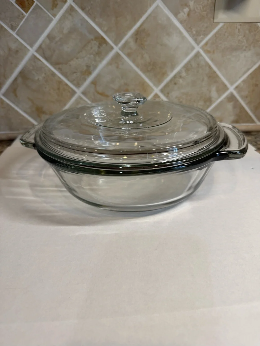 Anchor Hocking Encore 1.5 Qt Glass Casserole Dish with Lid, 8.25” Round EUC